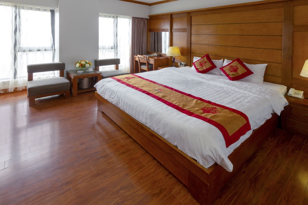 Deluxe King Room photo 3