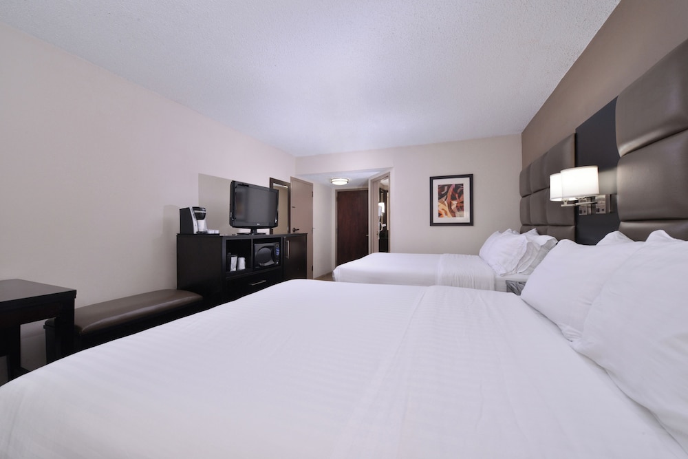 Room, 1 Queen Bed, Accessible, Non Smoking (Roll-in Shower) - Photo 3
