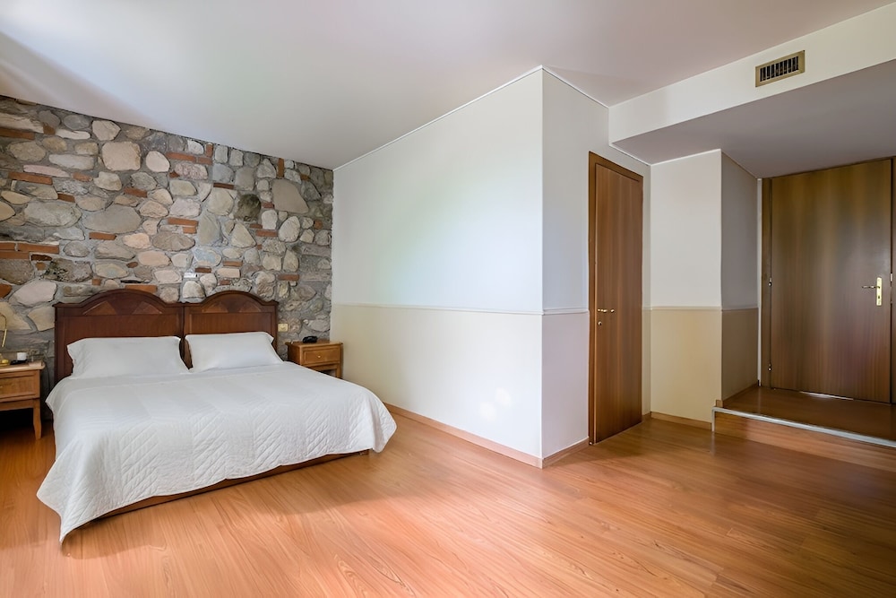 Classic Room - Photo 3