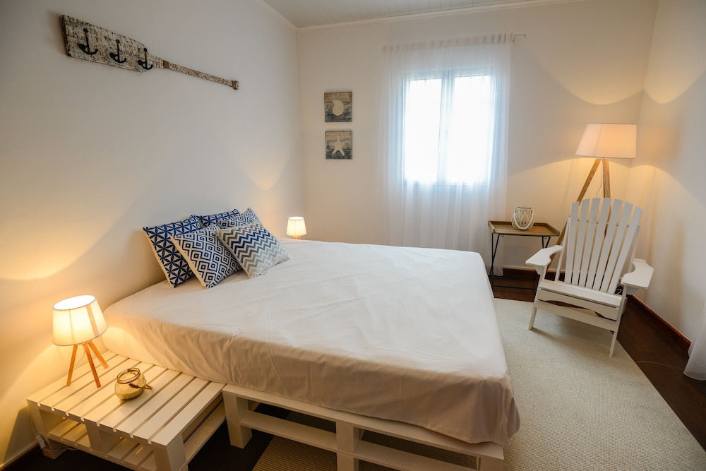 Comfort Suite, 1 Queen Bed photo 1