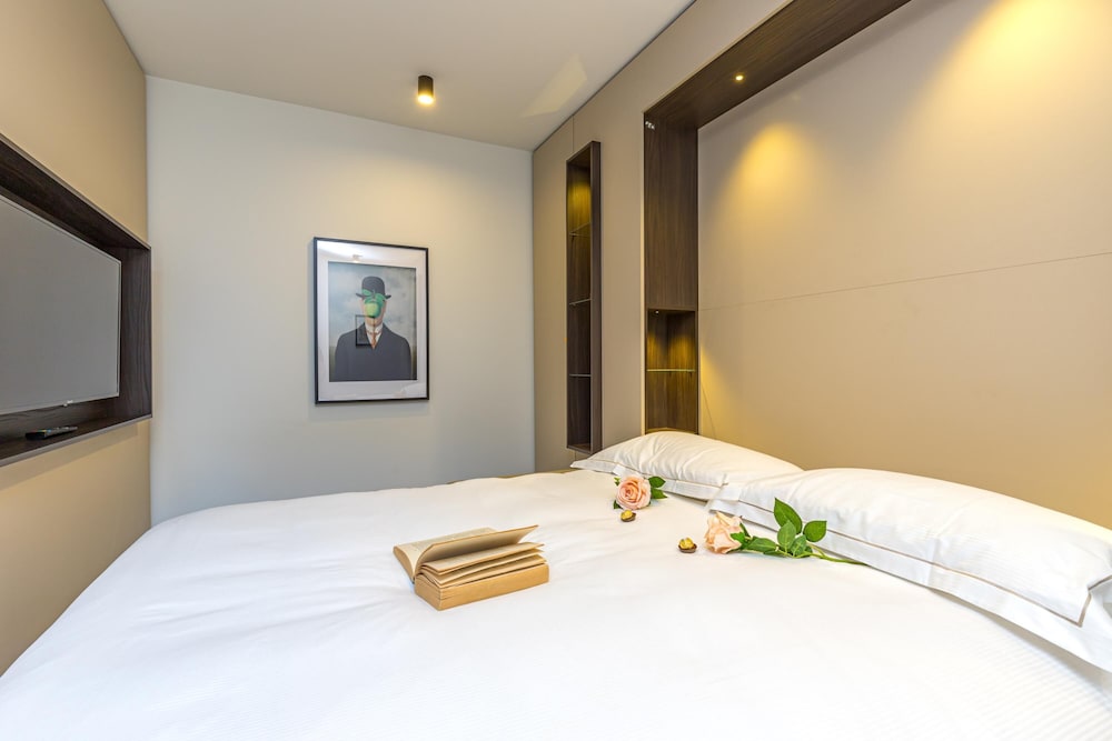 Family Studio (Icon H 209 Suite Micro-Living)