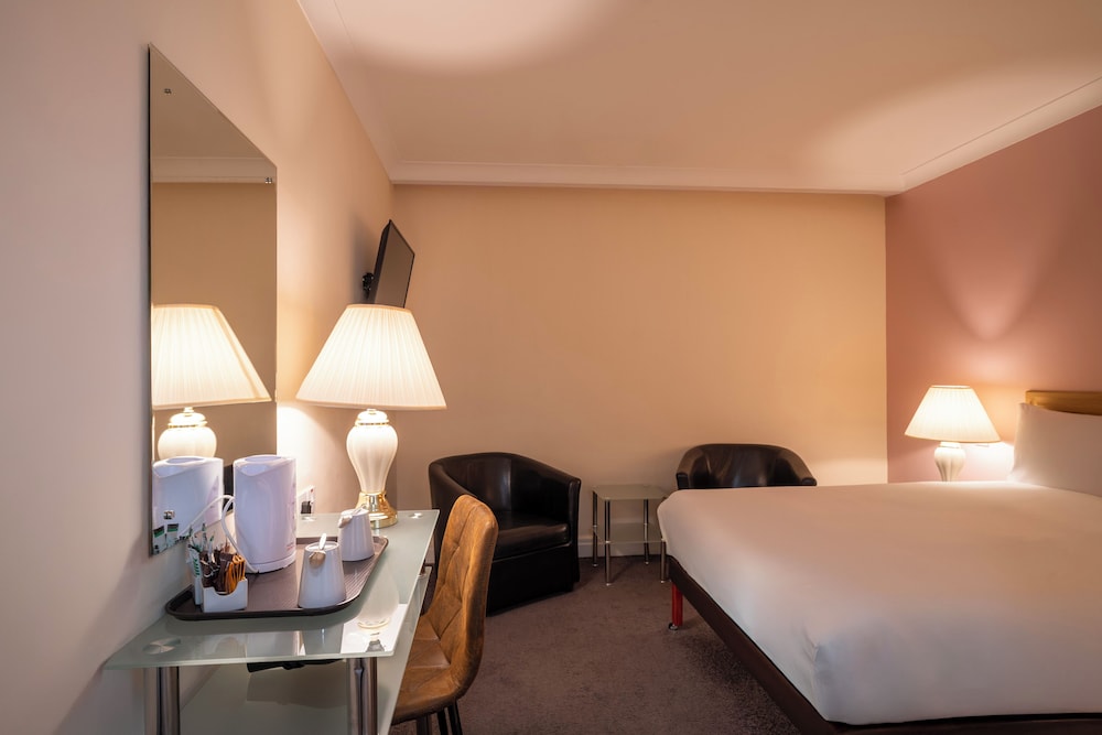 Double Room, No Windows - Photo 2