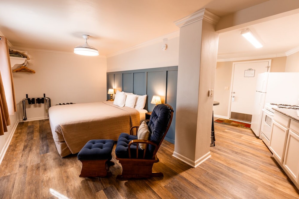 Family Suite, 1 King Bed with Sofa bed