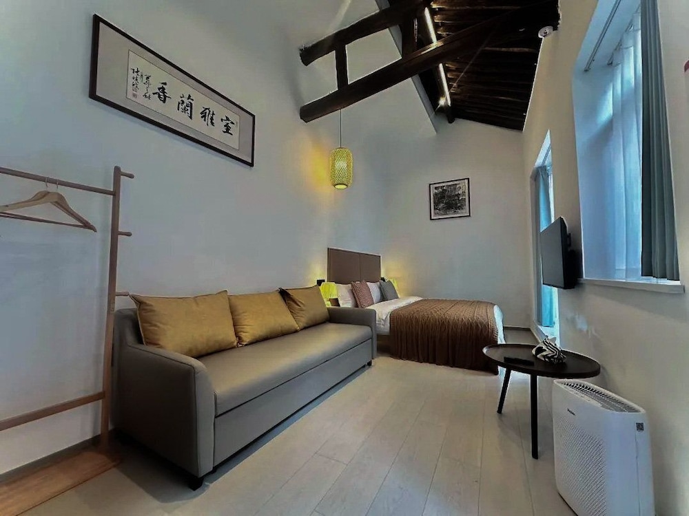 Basic Triple Room photo 3