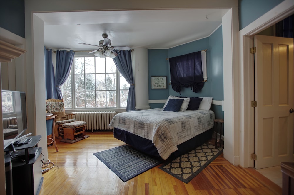 Classic Room, 1 Queen Bed, Non Smoking