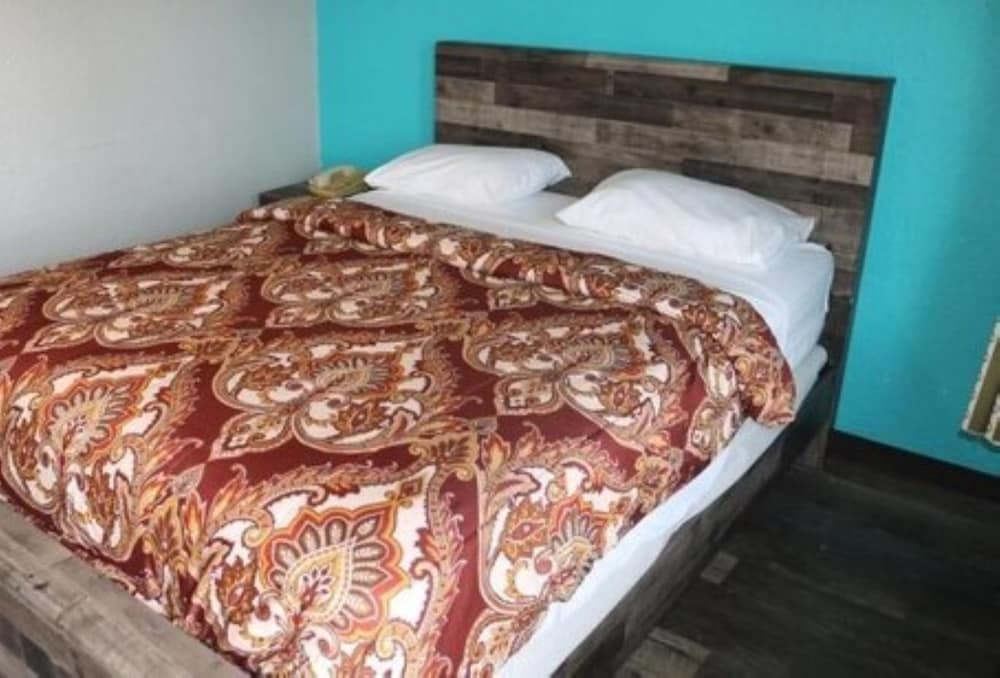 Room, 1 Queen Bed, Smoking photo 2