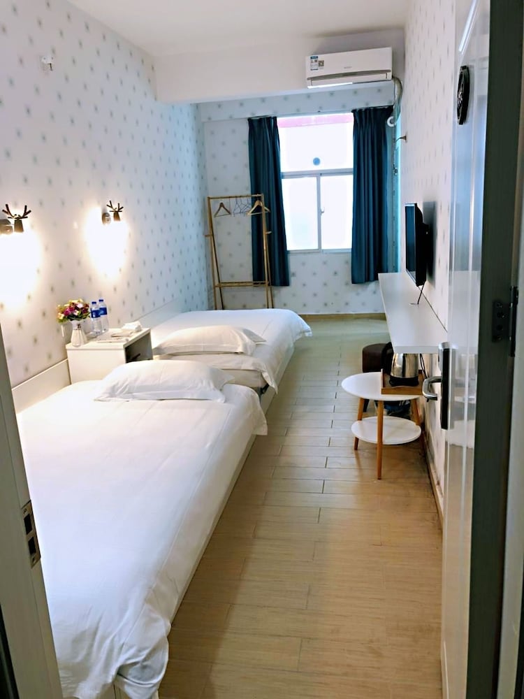 Standard Twin Room photo 1