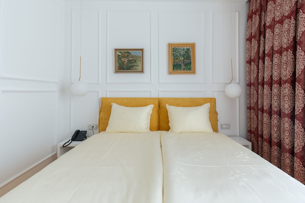 Executive Room photo 2