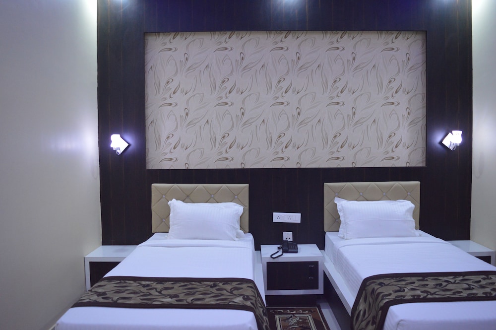 Deluxe Double or Twin Room photo 1