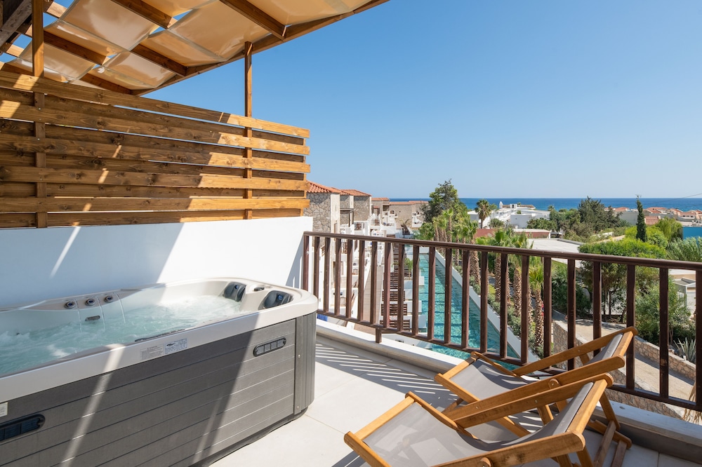 Junior Suite, 1 Double Bed with Sofa bed, Hot Tub, Partial Sea View