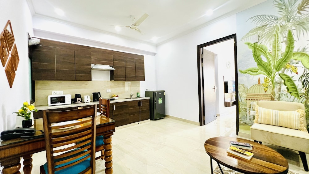 Premier One Bedroom Apartment - Photo 6
