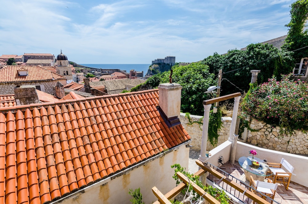 Deluxe Double Room (Deluxe Double Room with City View)