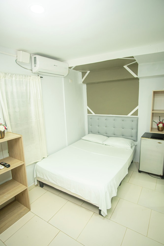 Basic Quadruple Room - Photo 10