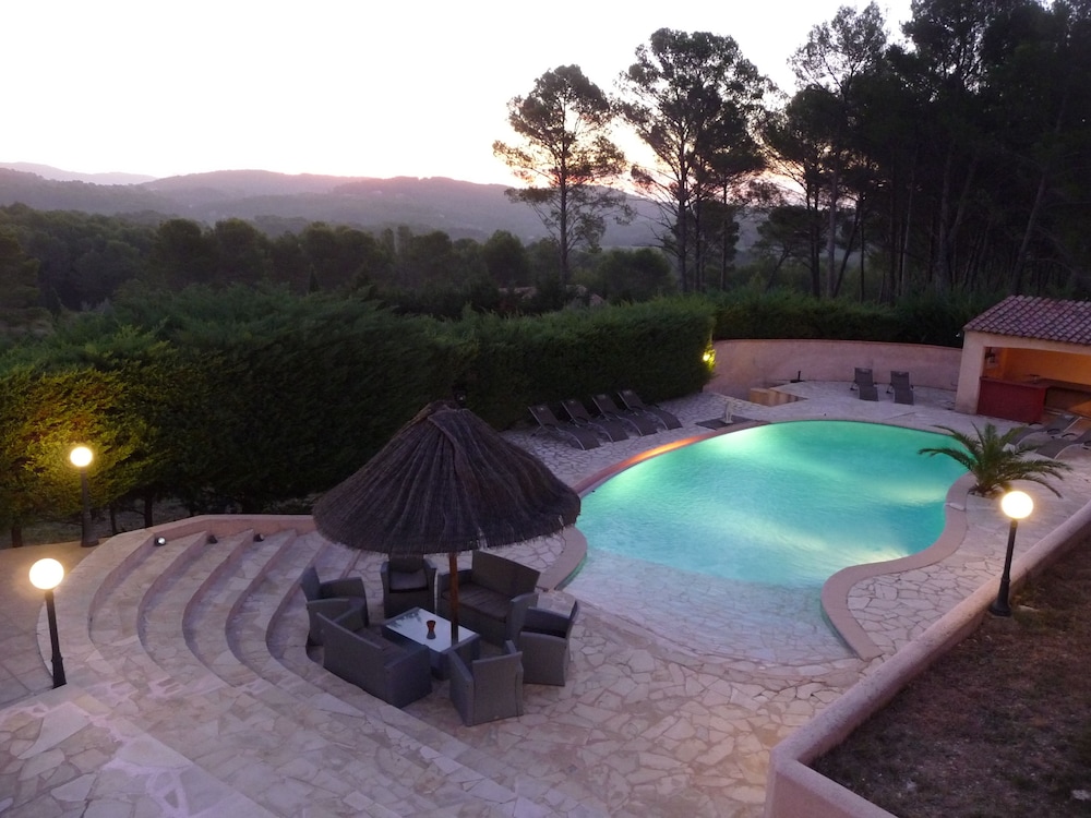 Double Room, Non Smoking, Pool View (Zen) photo 3