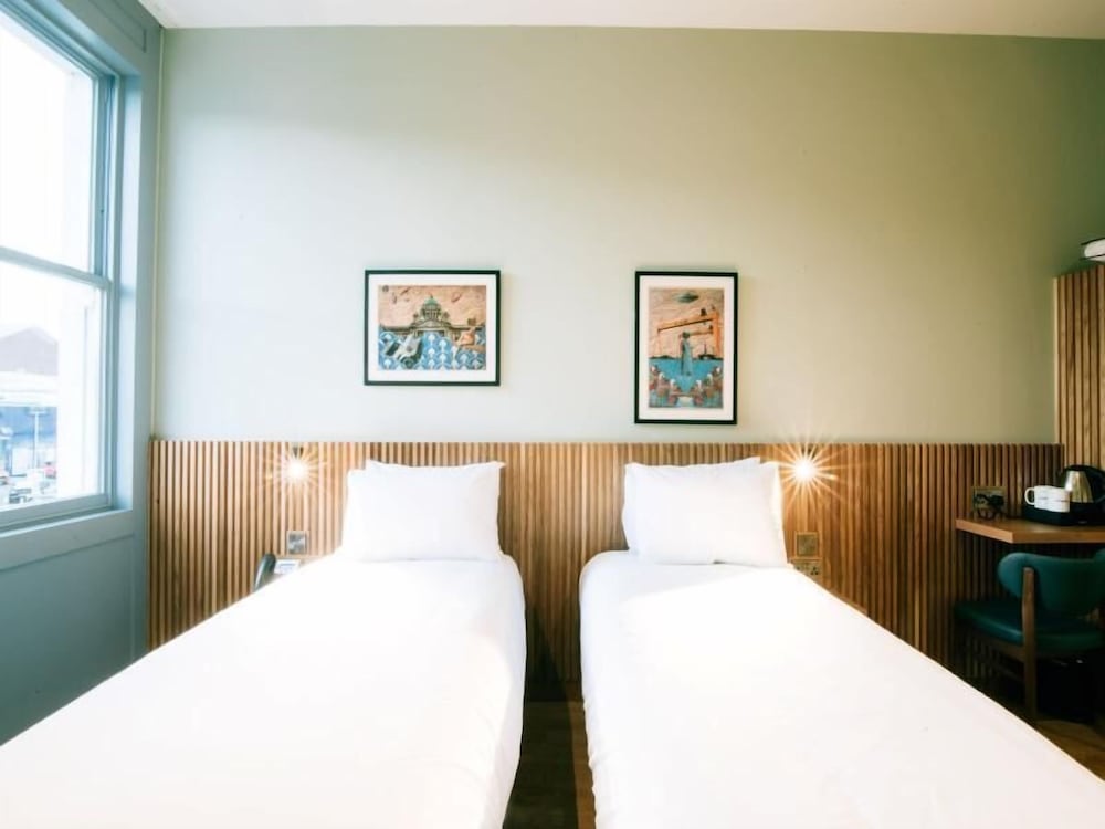Twin Room, 1 Bedroom - Photo 1