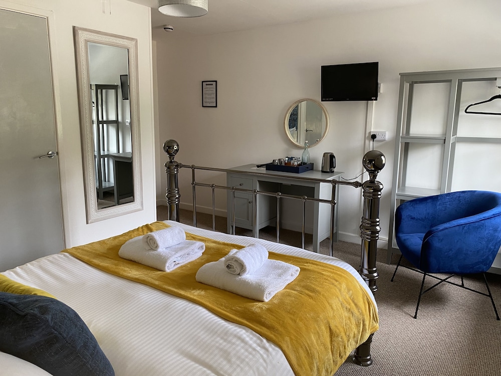 Standard Double Room, Ensuite (Bumblebee ) photo 2