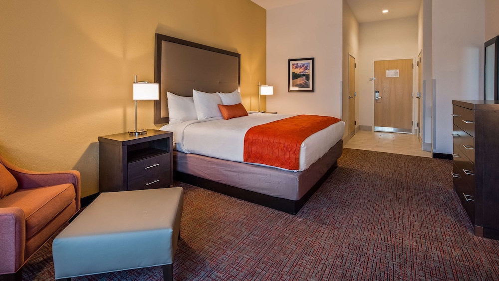 Standard Room, 1 King Bed, Accessible, Refrigerator - Photo 3