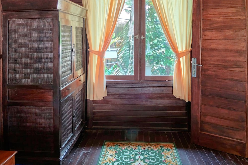 Two-Bedroom Twin Suite - Photo 9