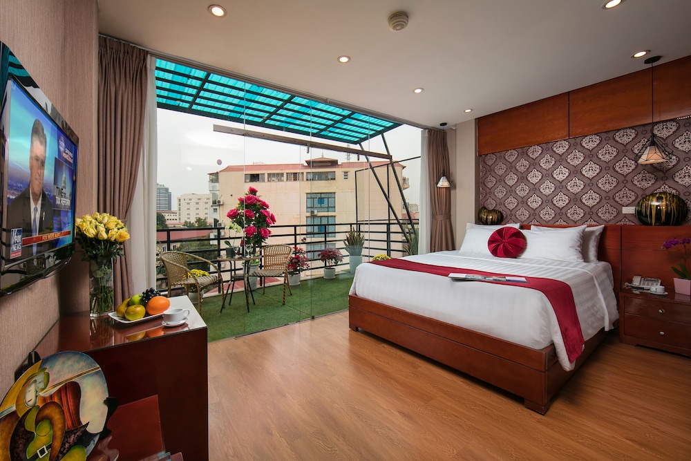 Royal Suite Large Balcony & Terrace (8m2) City View