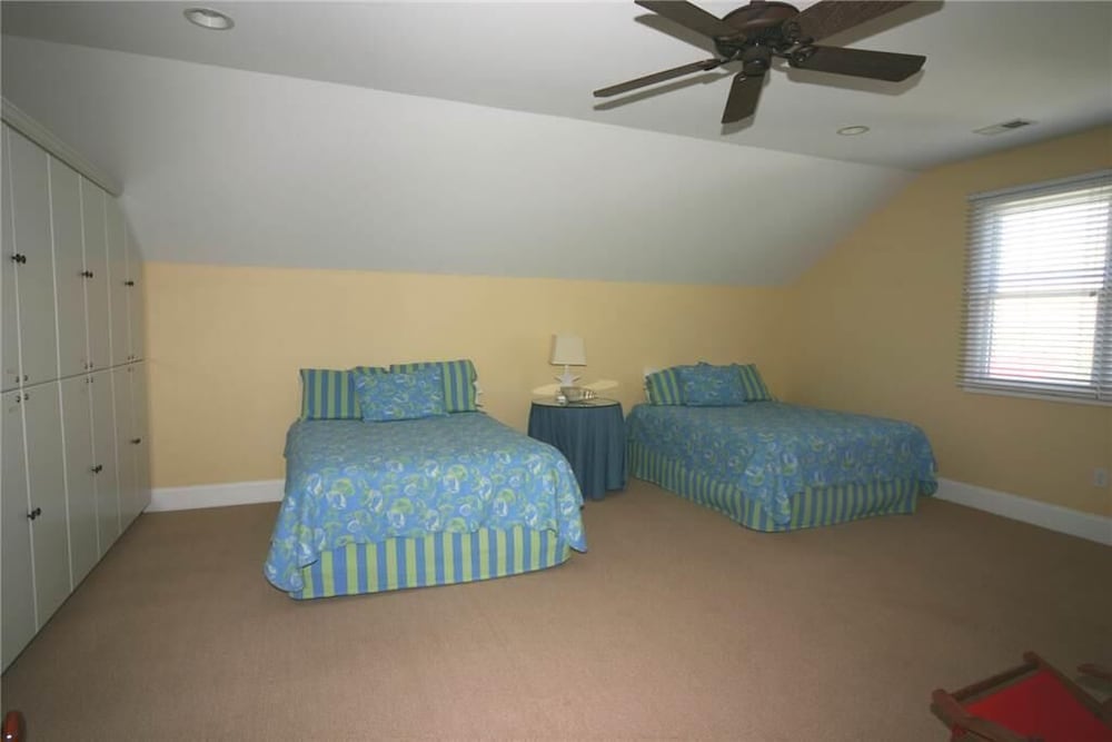 House, Multiple Beds (The Breakers) photo 2