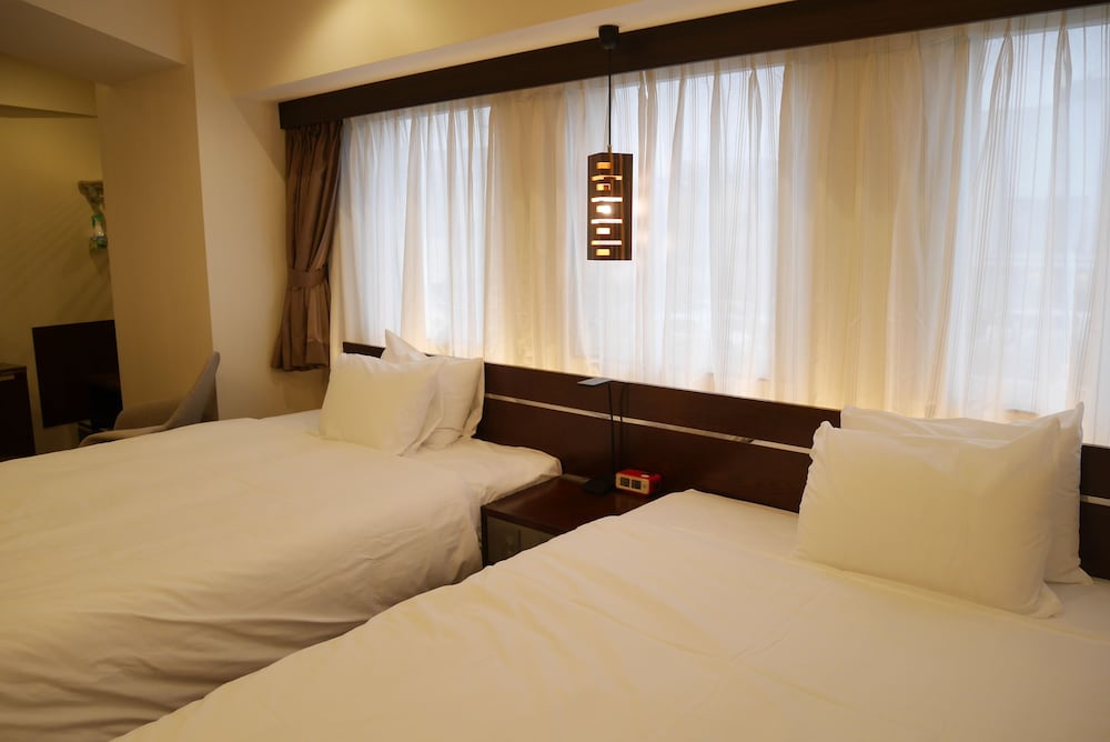 Enoshima Twin Room (Park Side, 2nd Floor) photo 3