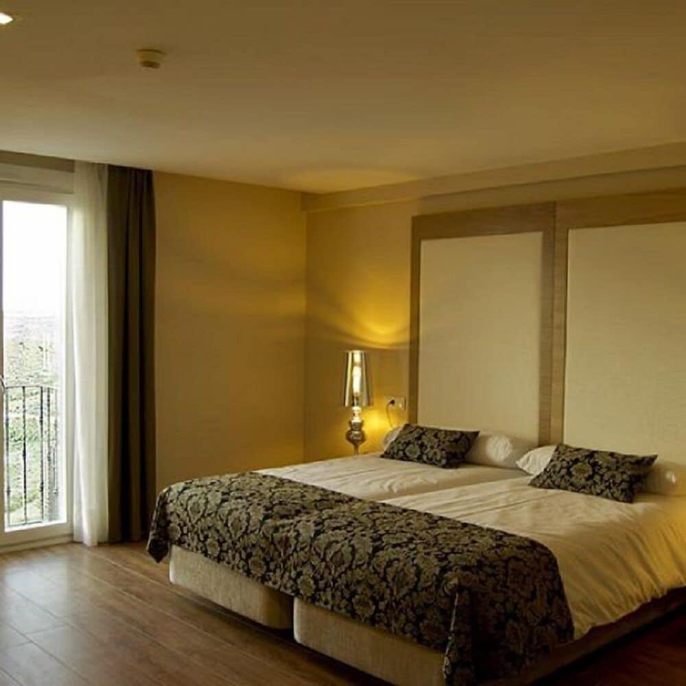 Deluxe Twin Room photo 2