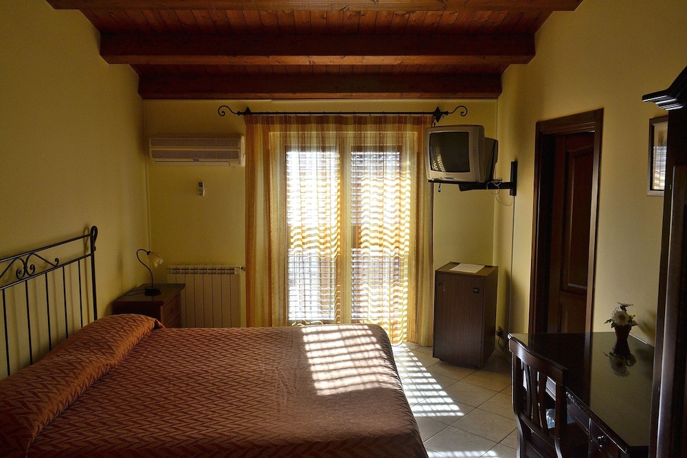 Single Room photo 2