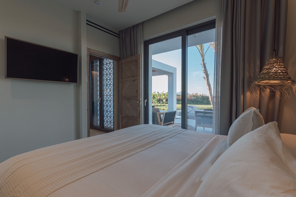 1 Bedroom villa with Tesla