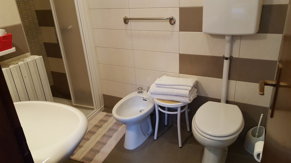 Economy Double Or Twin Room photo 2