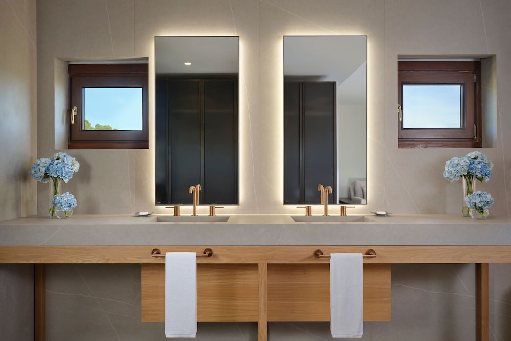 Suite, 1 Bedroom, Bay View thumbnail 6