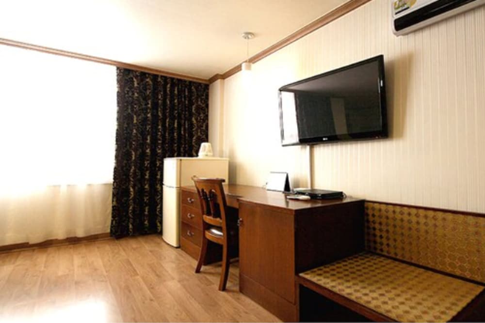 Suite (Price for 2, additional charge of 10,000 KRW per person) photo 3