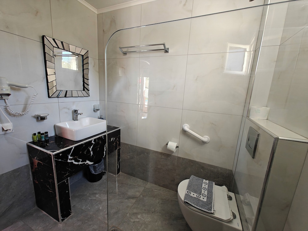 Junior Suite, 1 Queen Bed, Roll-in Shower, Private Pool (private Pool from 20.06.2024 on)