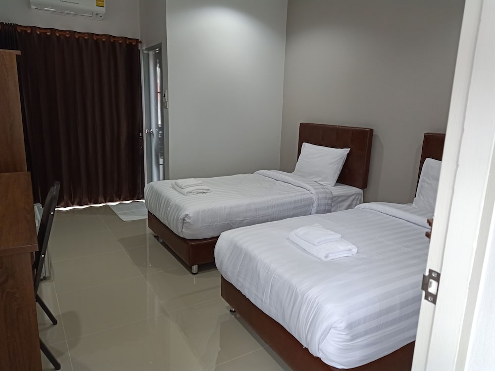 Standard Twin Room photo 2