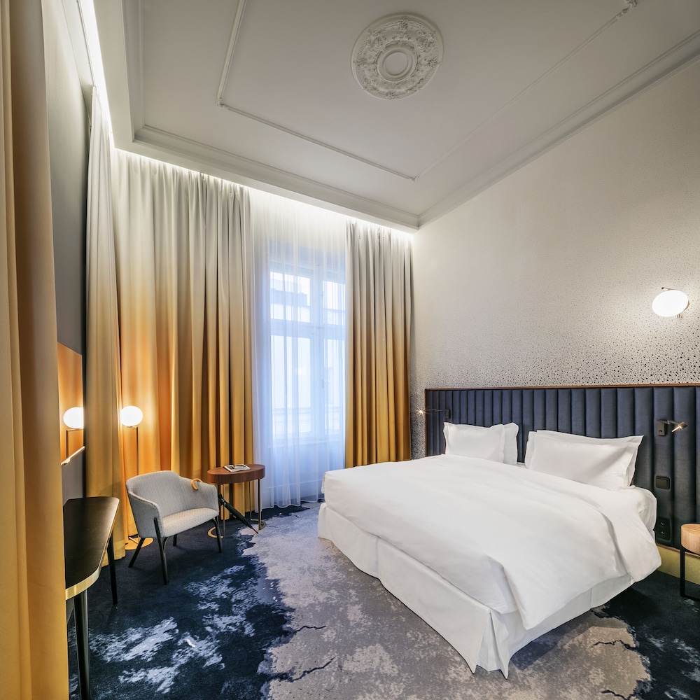 Classic Room, 1 Queen Bed - Photo 7