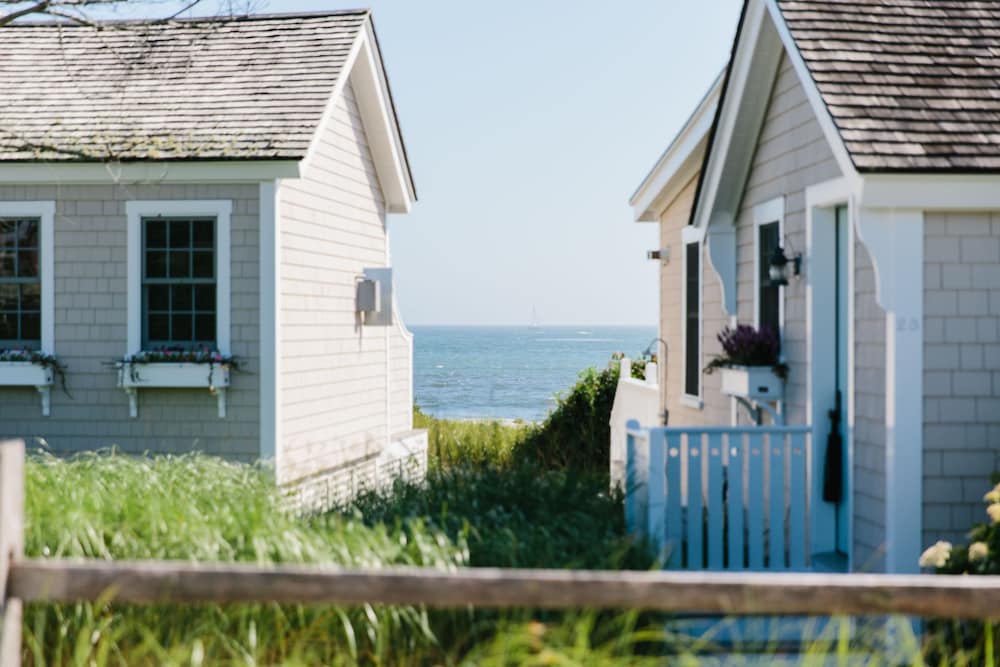 Superior Beach Cottage