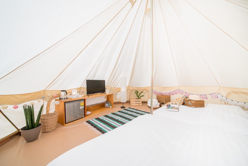 Family Bell Tent Garden View - Photo 3