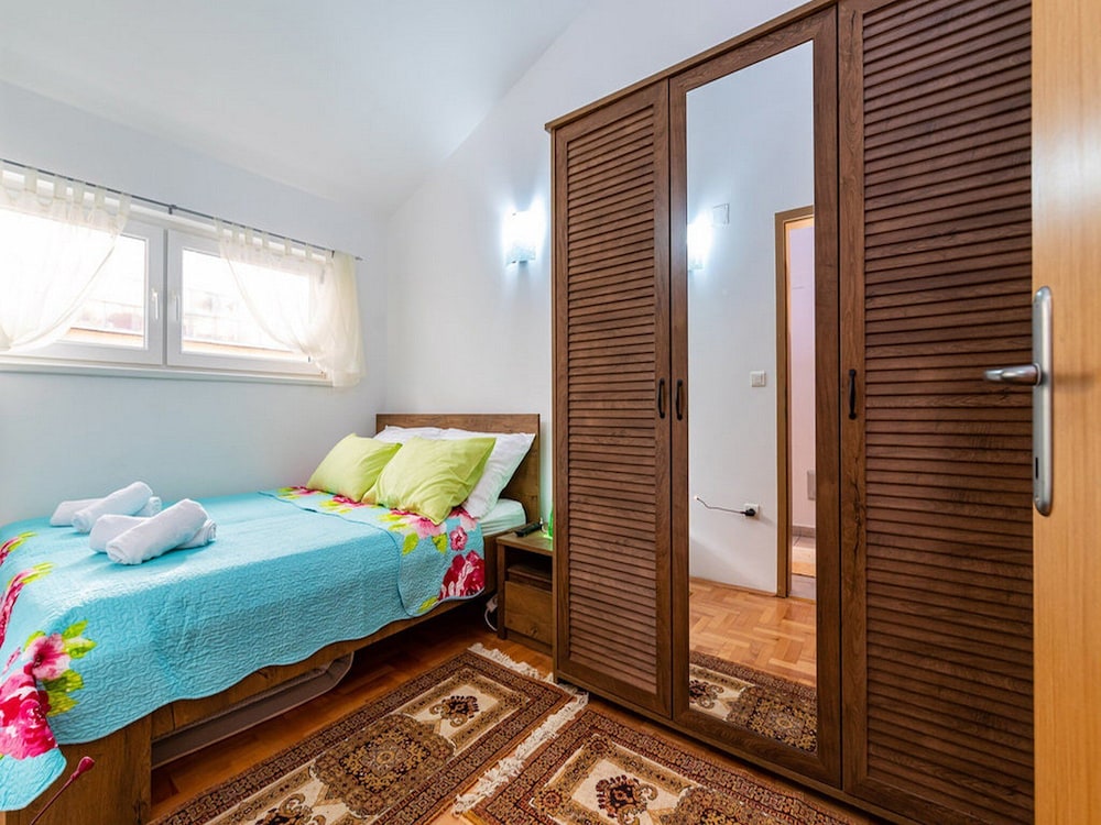 Apartment (One Bedroom Apartment with Balcony an)