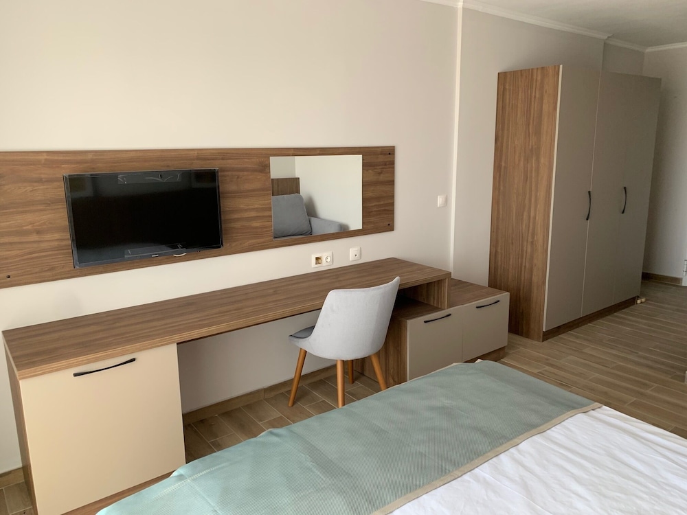 Double or Twin Room - Photo 7
