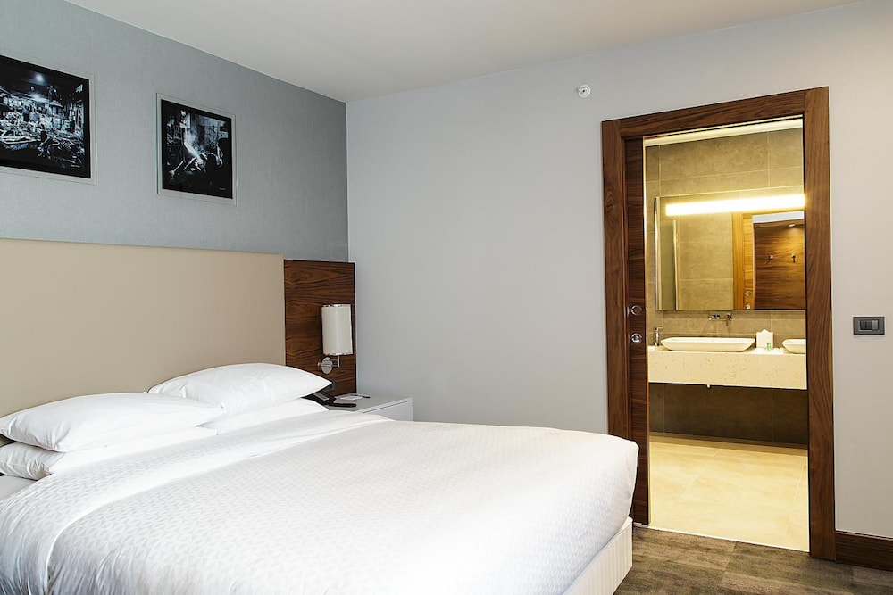 Business Suite photo 3