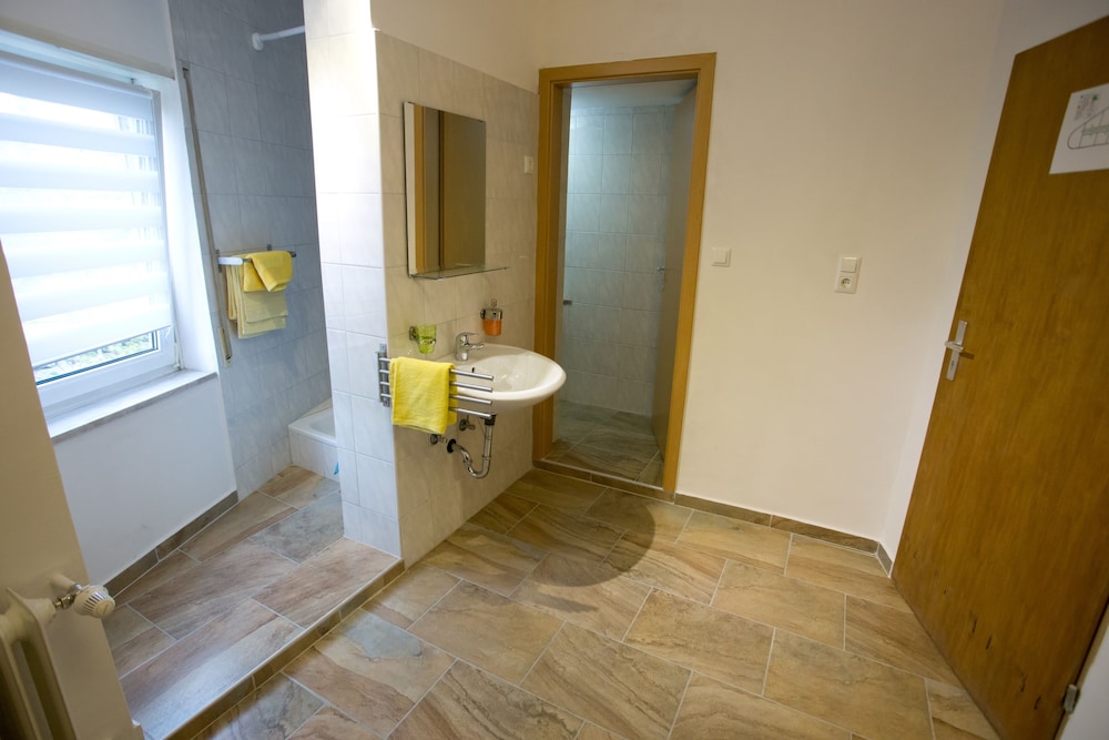 Standard Double Room Single Use, 1 Double Bed, Non Smoking, Refrigerator photo 2