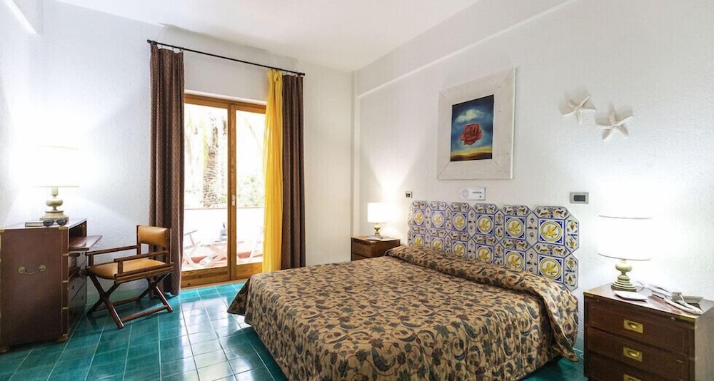 Standard Room, Balcony, Mountain View - Photo 8