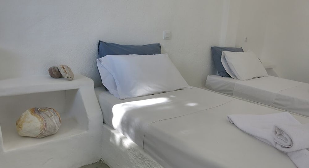 Economy Room, 2 Twin Beds