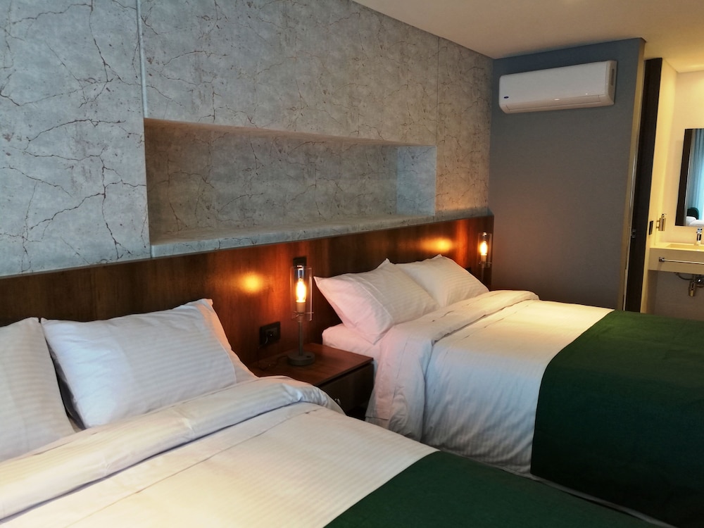 Superior Twin Room, 2 Double Beds photo 2