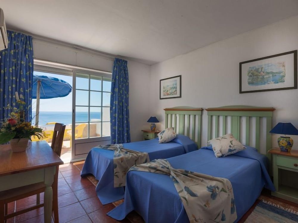 Triple Room (3 Adults) - Photo 2
