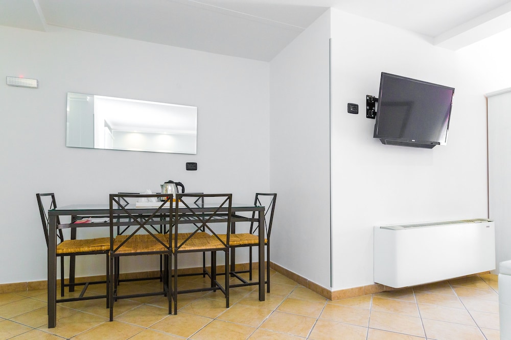Suite, 2 Bedrooms photo 3