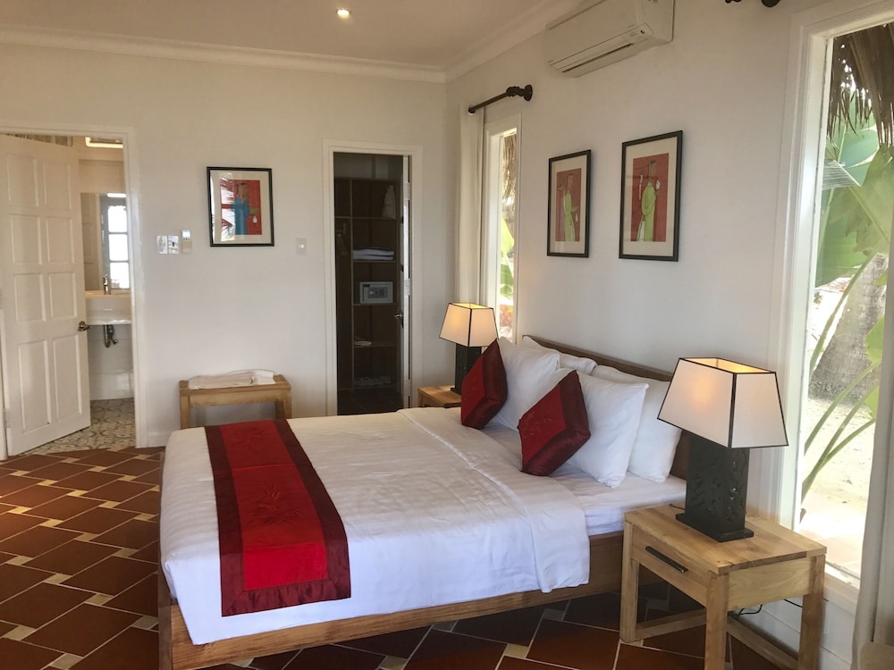 Double Room, Beachfront photo 2
