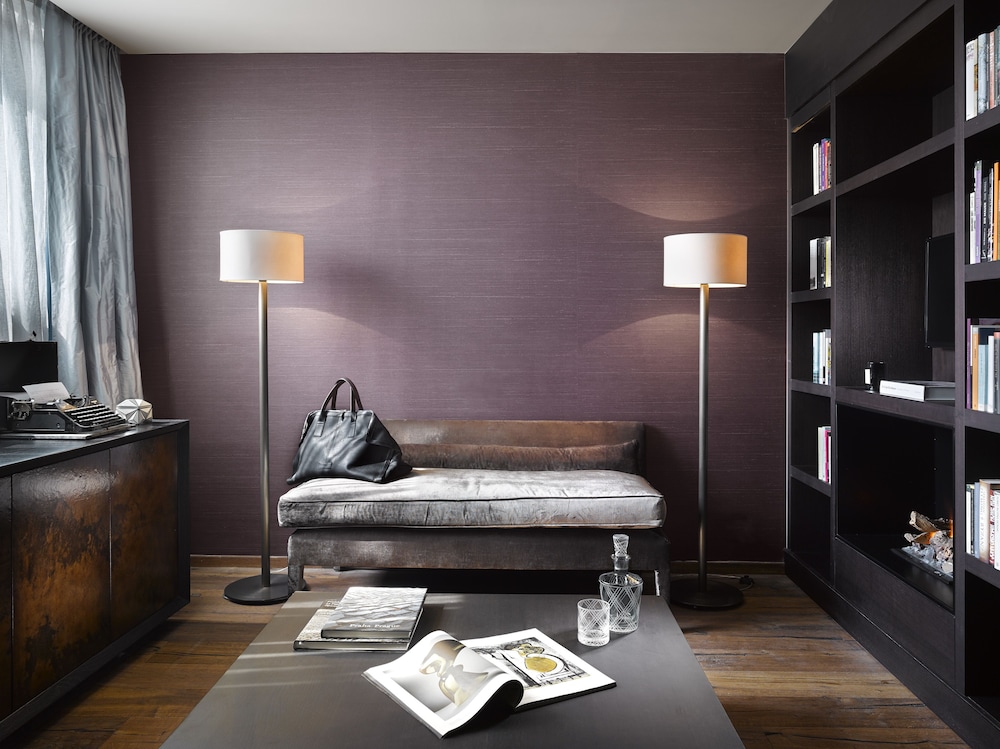 Suite Library - Photo 12