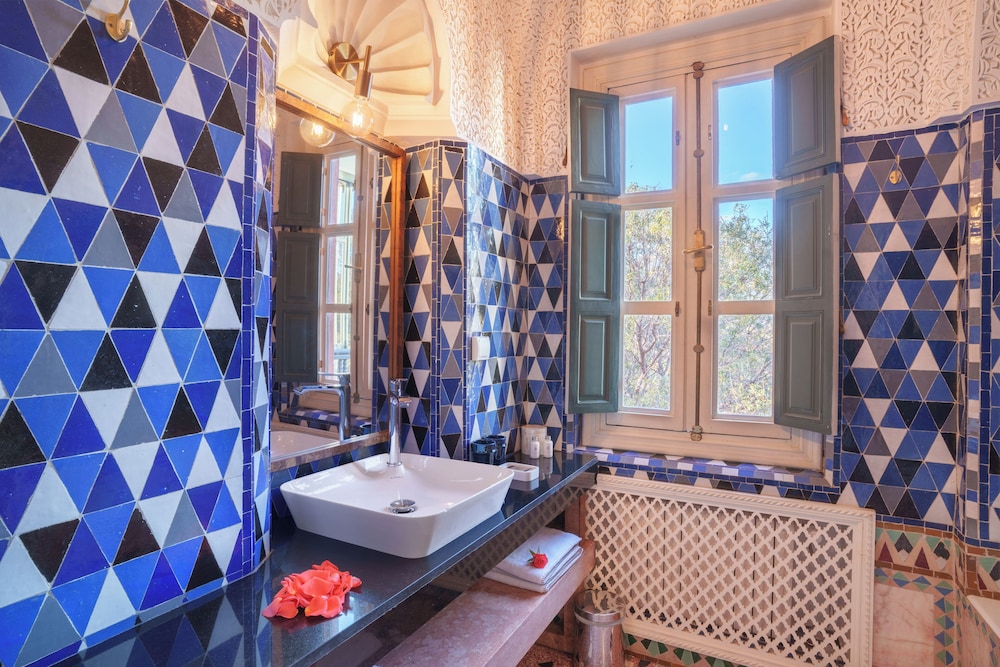 Double Room - Photo 12