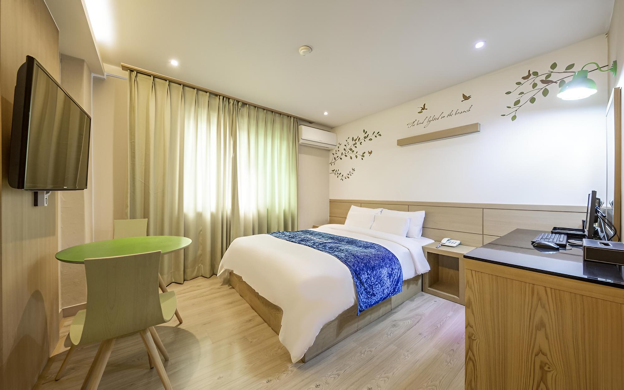 Room (Semi-private room (double bed bathtub) - Photo 7