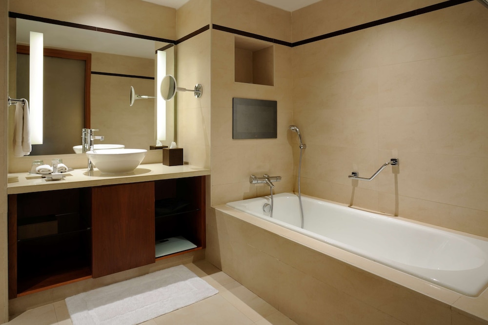 Two Bedroom Luxury Suite, Golf Course View, Cocktail hours Two Bedroom Luxury Suite, Golf Course View, Cocktail hours
